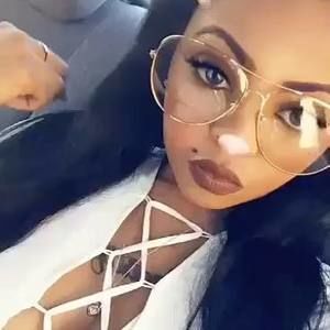 Meet your Posher, Molly